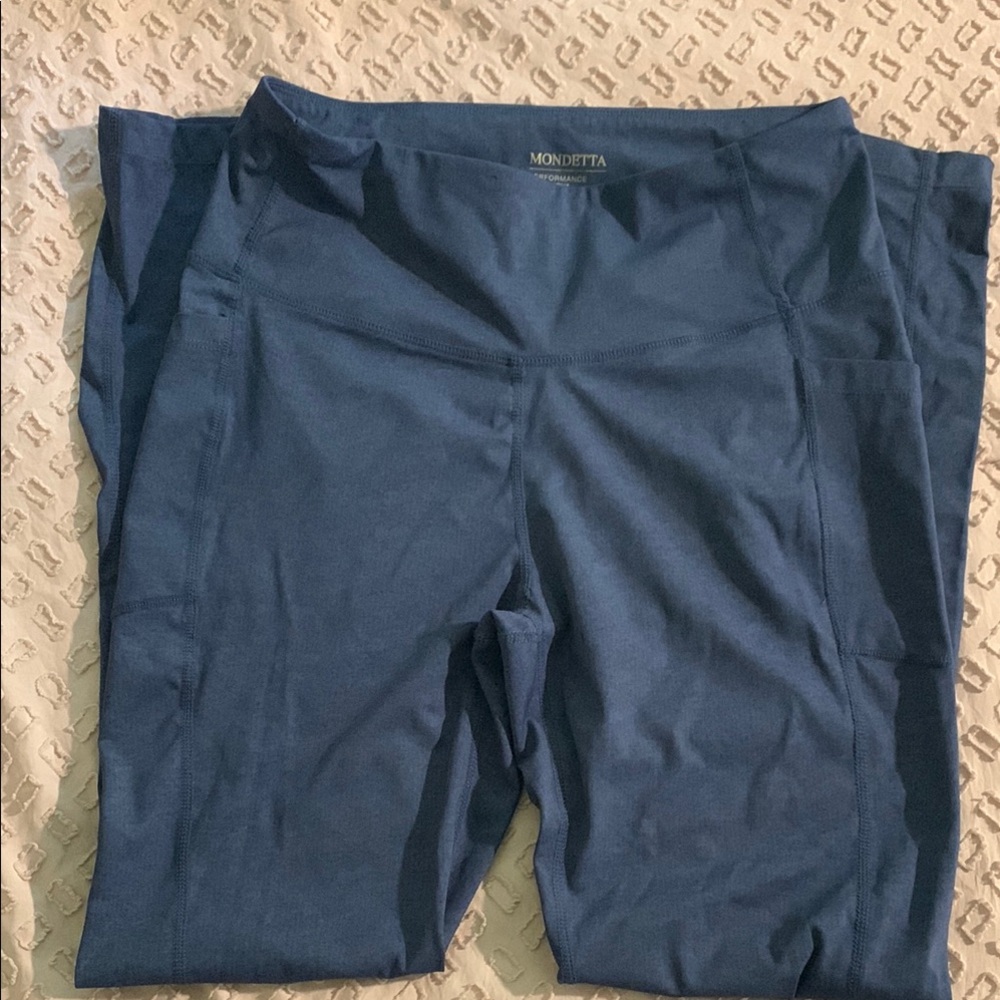 NWOT Mondetta Navy Active Leggings